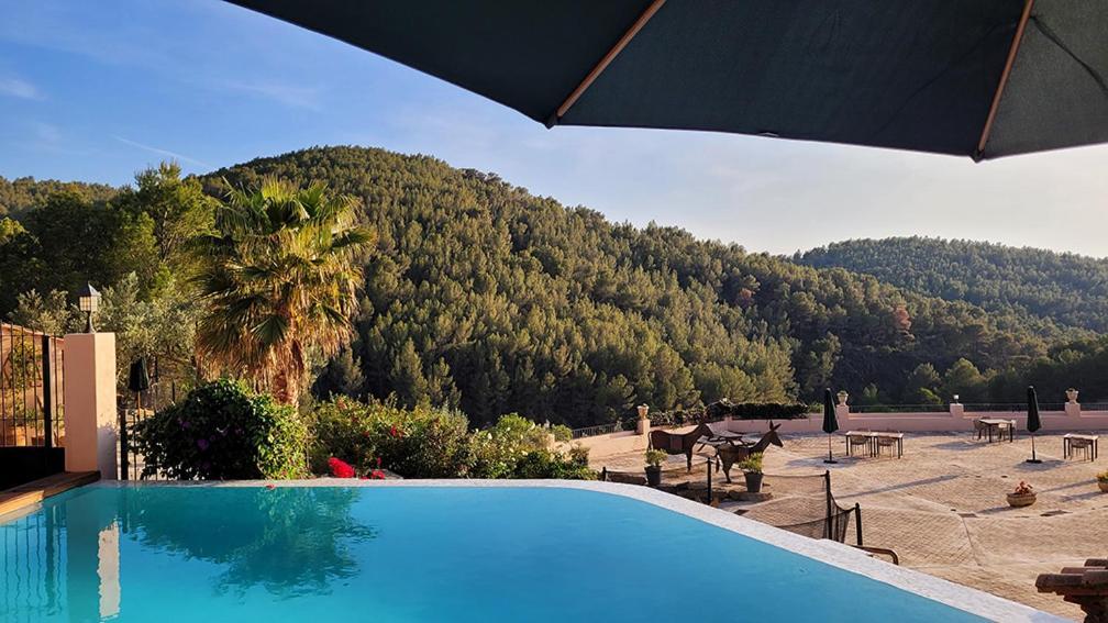 Masia De Matuta Vall de Almonacid Exteriér fotografie